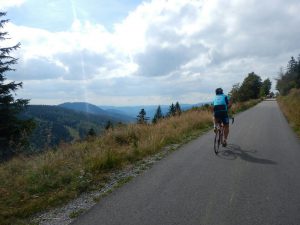 Markus Frommlet mit Rennrad auf den Feldberg bei der ersten Umrundung Baden-Württembergs